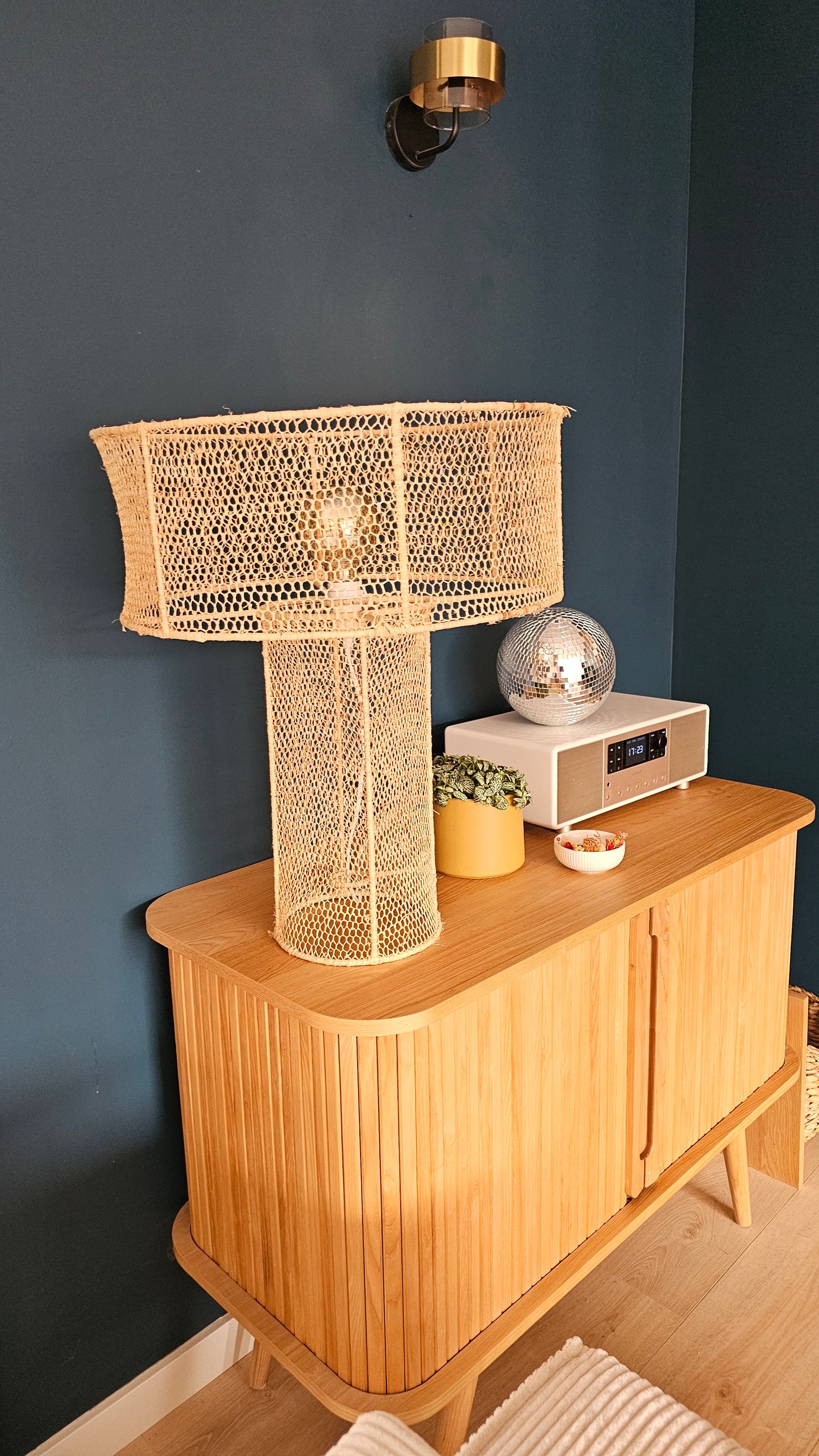 Lampe tressée en fibres naturelles