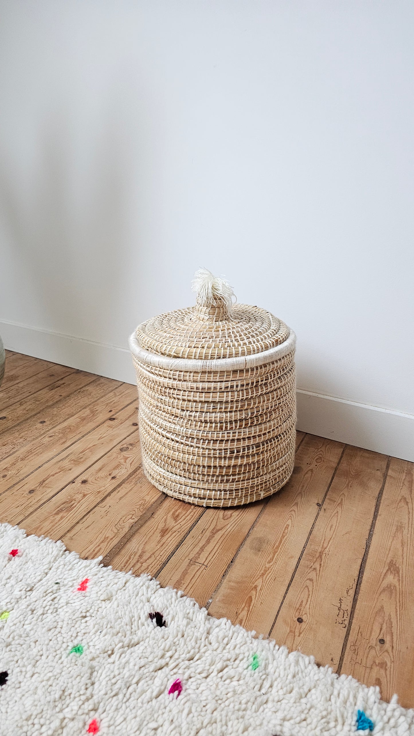 Panier artisanal décoratif