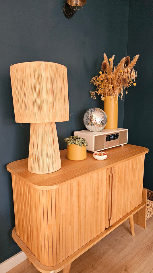 Lampe tressée en raphia